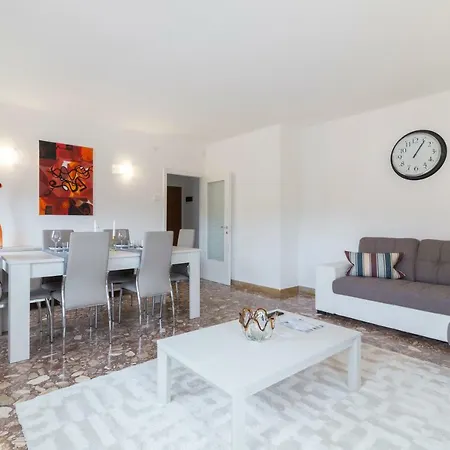 On The Canal Apartment Venice