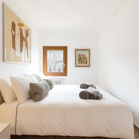 On The Canal דירה