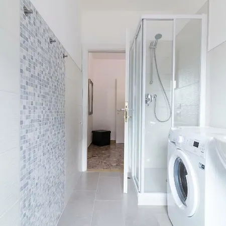 On The Canal דירה