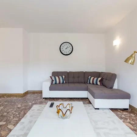 On The Canal Apartment