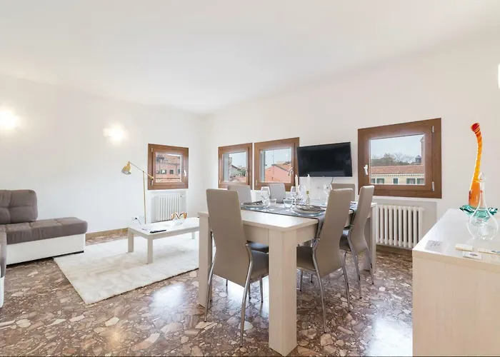 On The Canal * Venedig