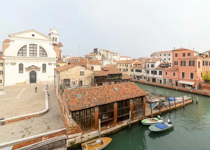 On The Canal Venedig