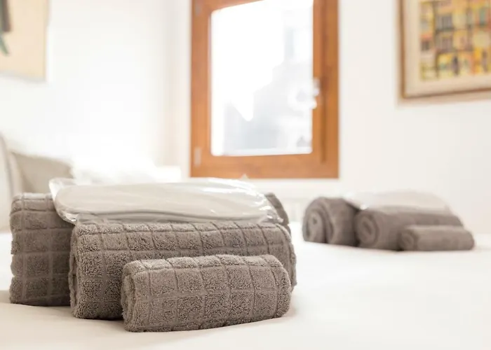 Apartment On The Canal *